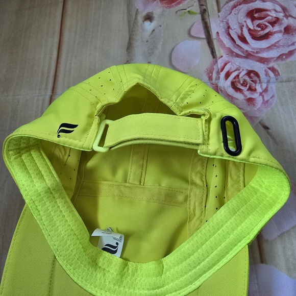 Fabletics Running Hat - Picture 8 of 11